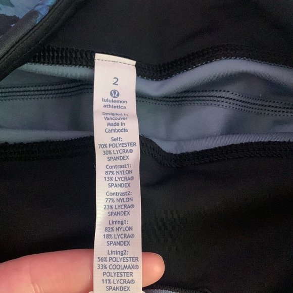 Lululemon Run: Top Speed Crop Full-On Luxtreme
Floral Backdrop Blue Denim Multi - Picture 12 of 14